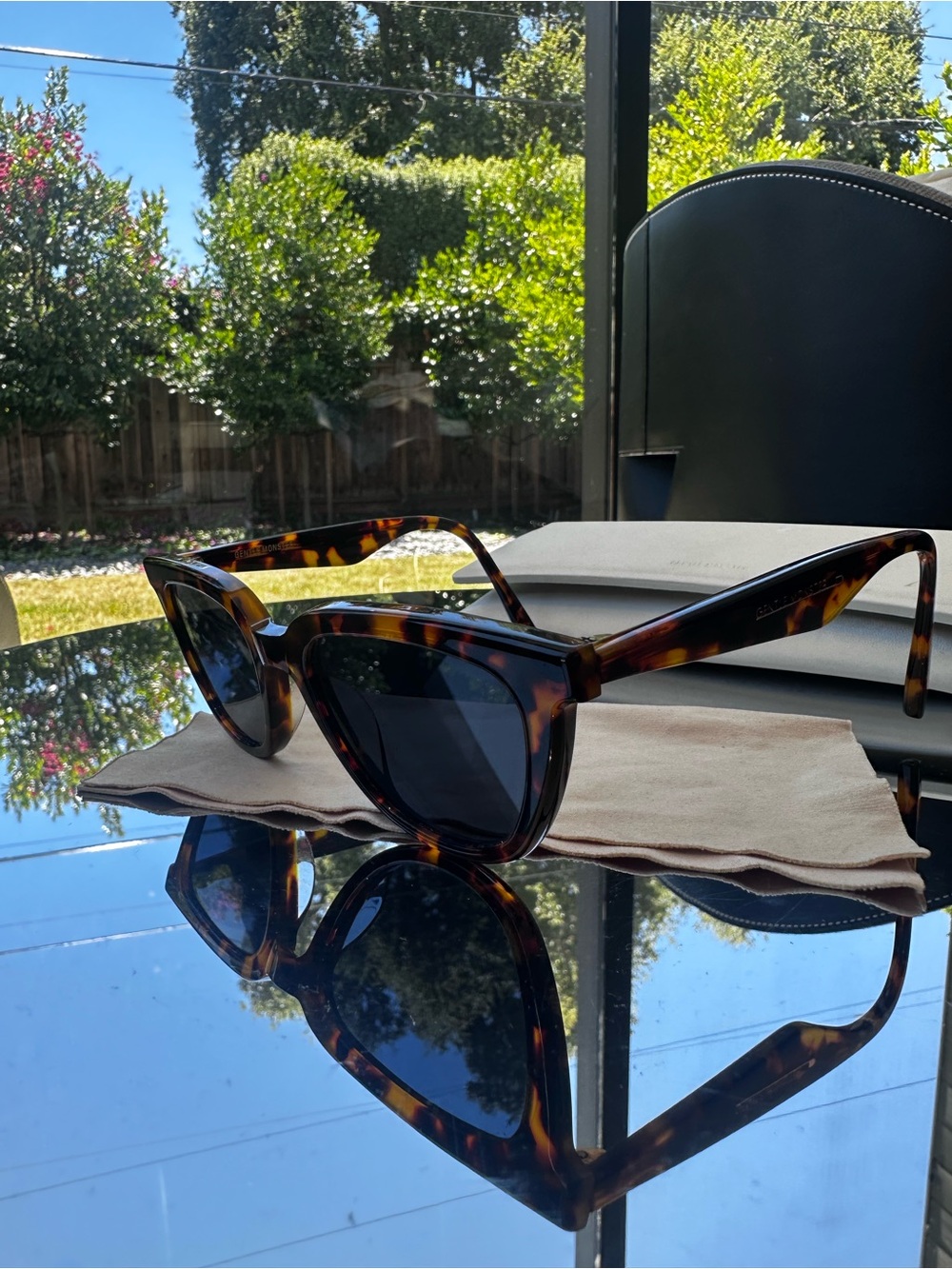 GENTLE MONSTER TETE 033 Cat-eye Frame Acetate Sunglasses - Picture 3 of 8